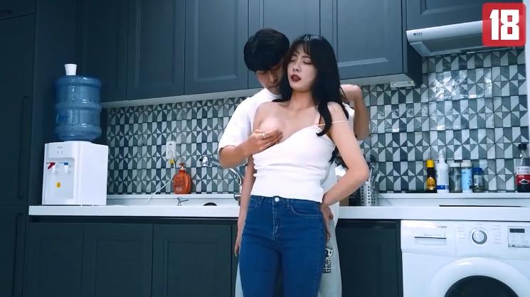 ho vinh khoa sex Để con thay bố thỏa mãn cái lồn của mẹ nhé