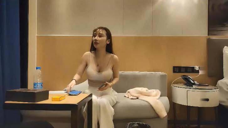 pokemon xxx Loạn luân gia đình, con trai địt mẹ và chị gái dâm